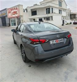 نيسان فيرسا